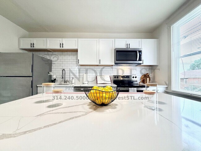 Building Photo - 4840 Gardenville Ave