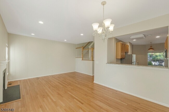 Building Photo - 105 Wallace Ct