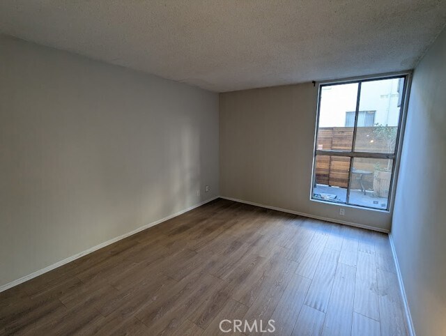 Building Photo - 320 S Gramercy Pl
