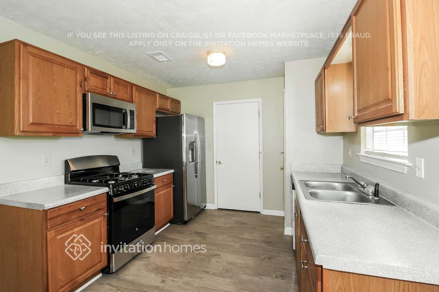 Building Photo - 146 Forest Pl