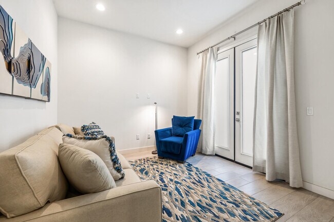 Building Photo - 1701 Retreat Cir