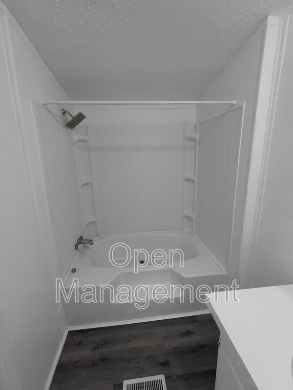 Building Photo - 301 Mantle Ave