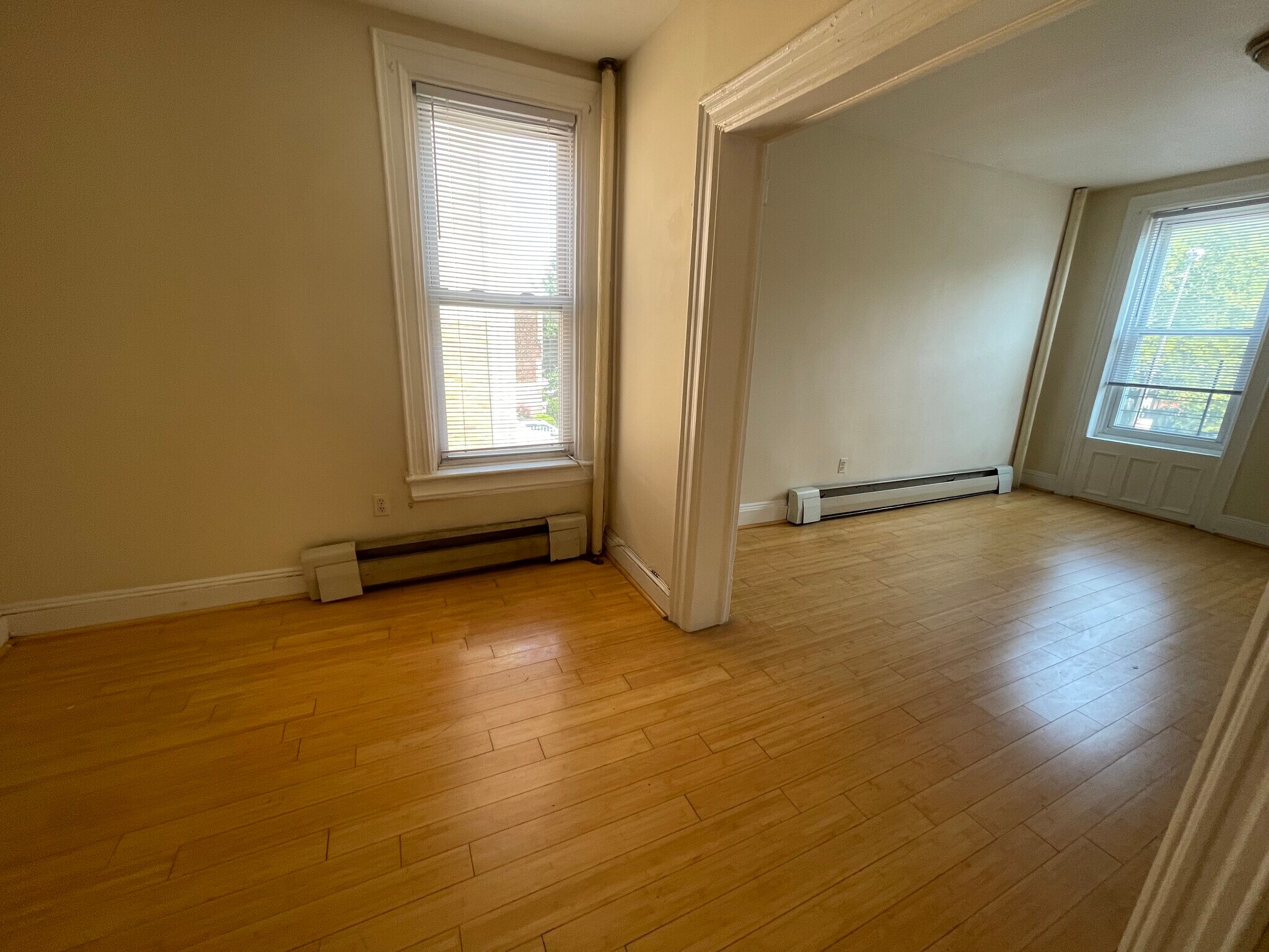 Living room and bedroom - 98 Bristol St