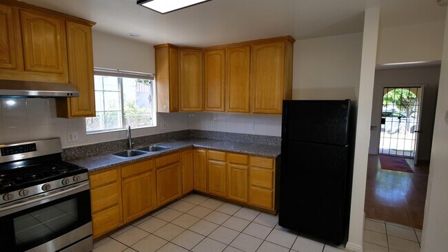 Building Photo - 210 N Huntington Ave