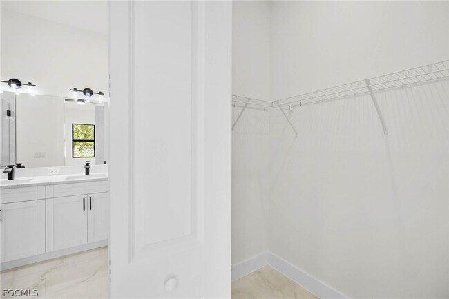 Building Photo - 760 Festival Ave