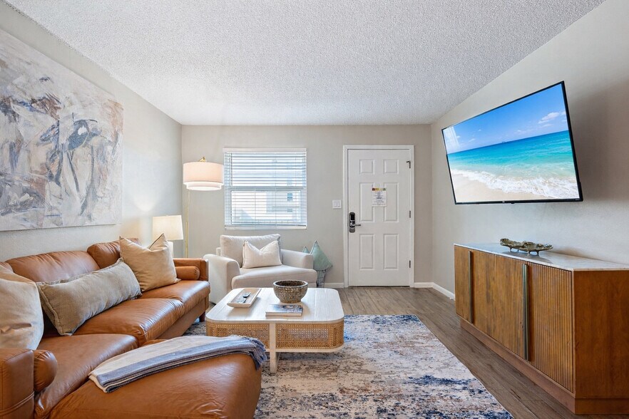 Building Photo - 215 Venus Ct