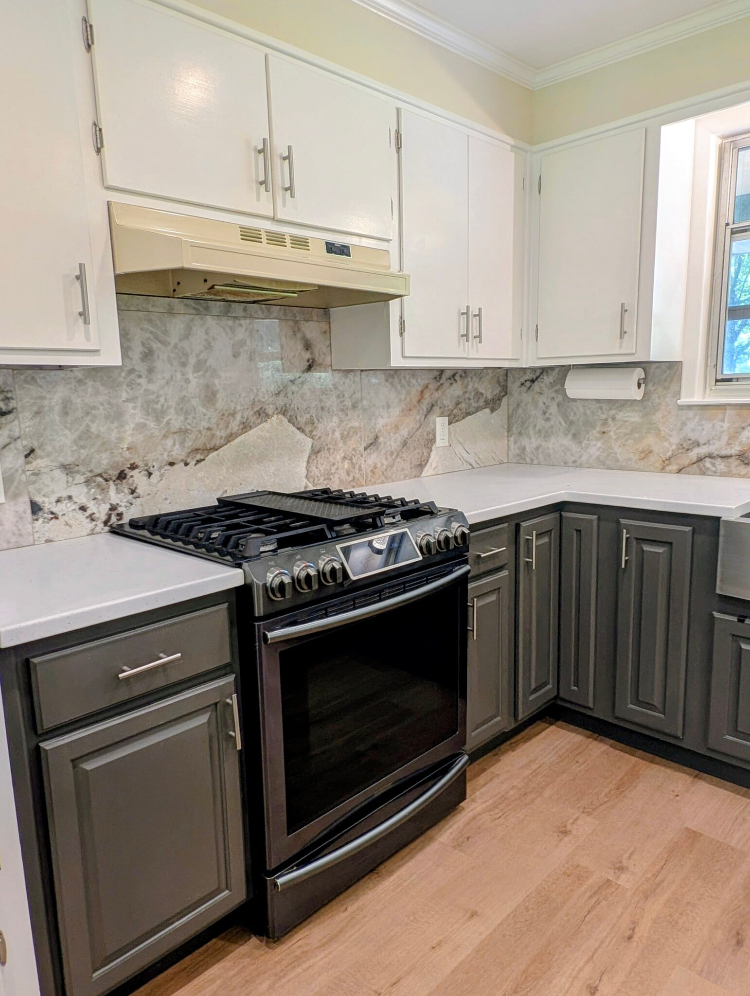 Gas stove - 1128 Otello Ave