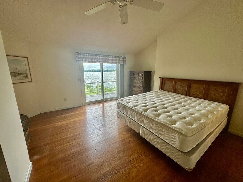 Building Photo - 4480 Post Rd