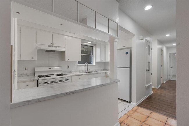 Building Photo - 2618 Audubon Pl