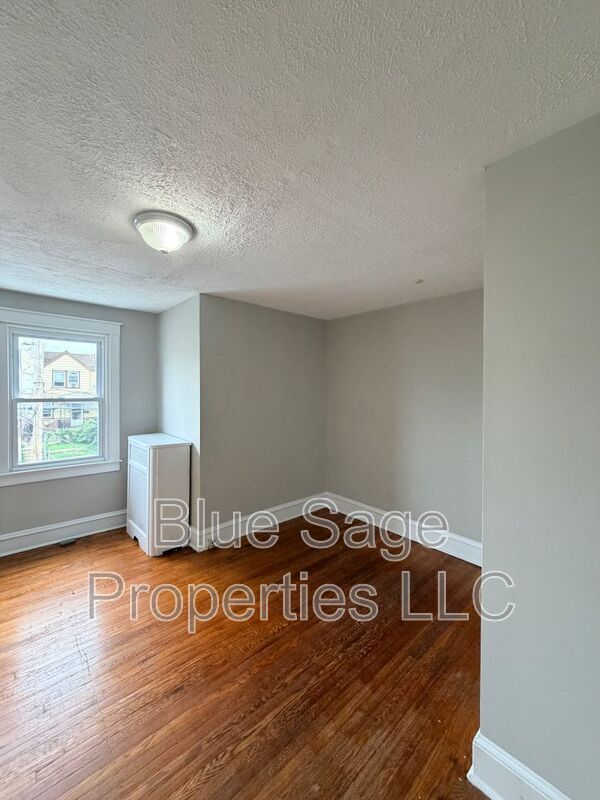 Building Photo - 7030 Greenwood Ave