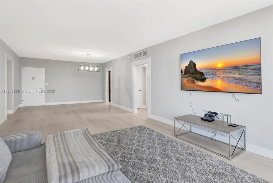 Building Photo - 2851 S Ocean Blvd