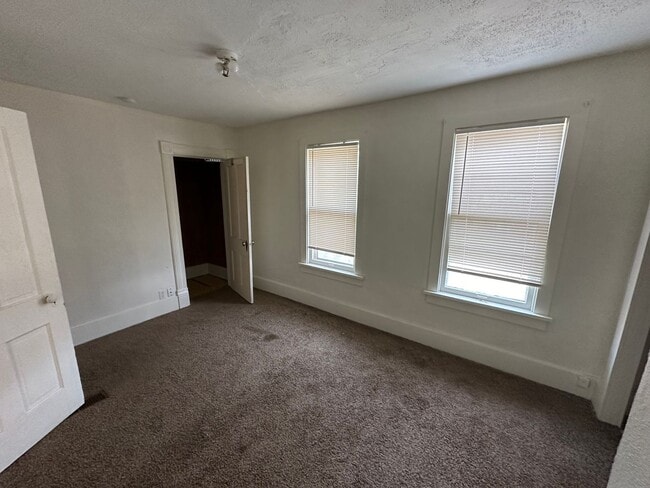 Building Photo - 2015 S Palmetto St
