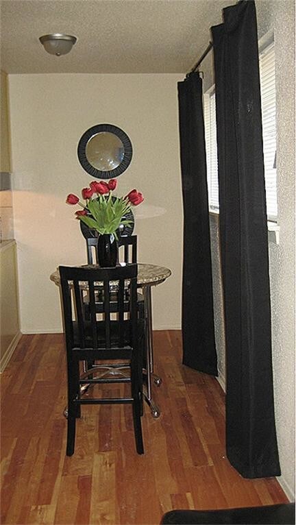 Building Photo - 5610 Royal Palms St