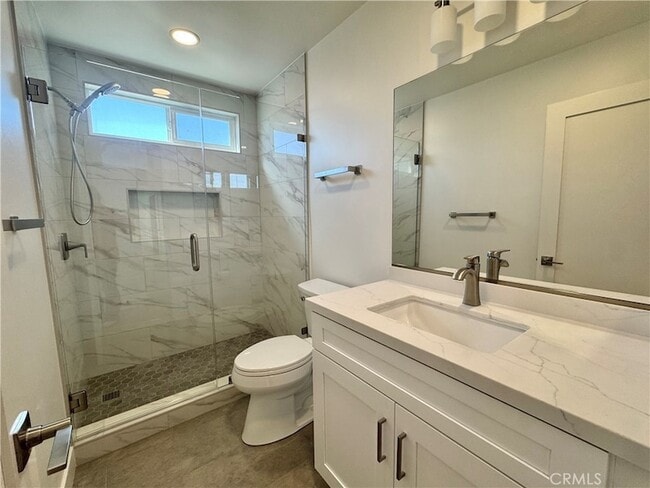 Building Photo - 9872 Kings Canyon Dr