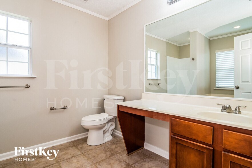 Building Photo - 12241 Pebble Point Dr W