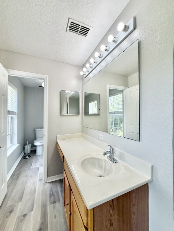 Building Photo - 1431 Teal Dr