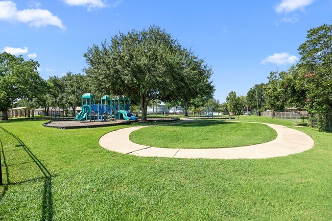 Building Photo - 10231 Gulfstream Ln