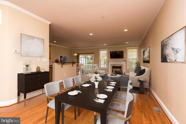 Building Photo - 3233 Meadow View Cir