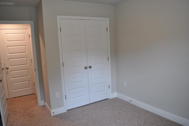 Building Photo - 6060 Royal Port Ct
