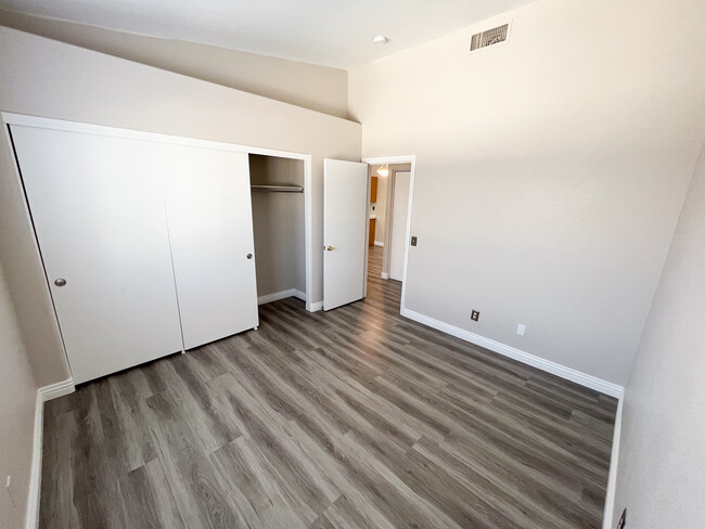 Building Photo - 2053 Quarry Ridge St