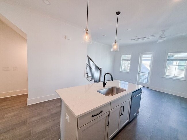 Building Photo - 16 Nats Ct