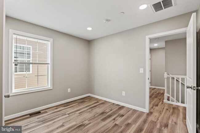 Building Photo - 41573 Church St