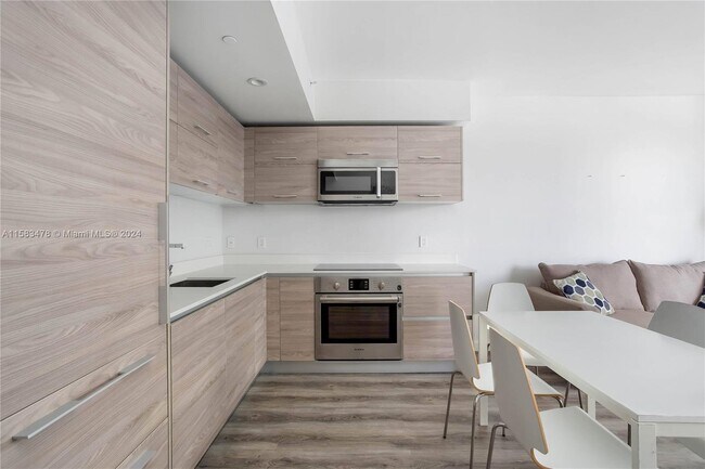 Building Photo - 1300 South Miami Avenue Apt #1708, Miami, ...
