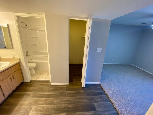 Building Photo - 2 bedroom 2 bath Condo near ASU