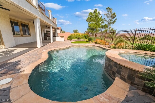 Building Photo - 1088 Via Alloro