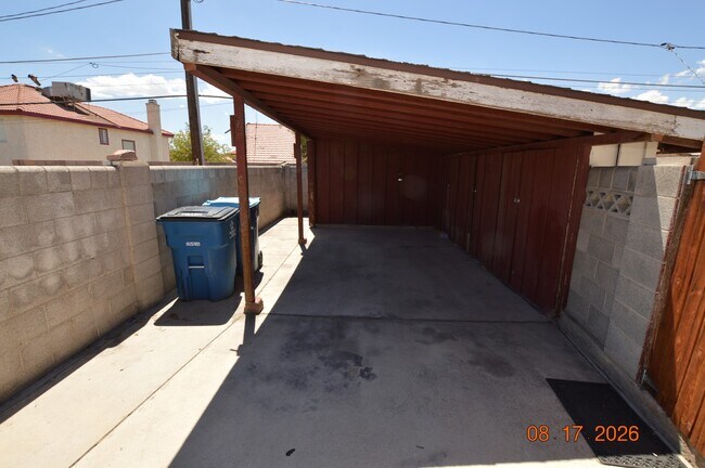 Building Photo - 5617 Evergreen Ave