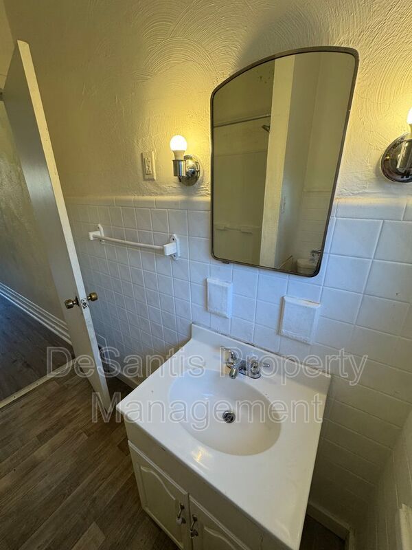 Building Photo - 2903 Stayton St