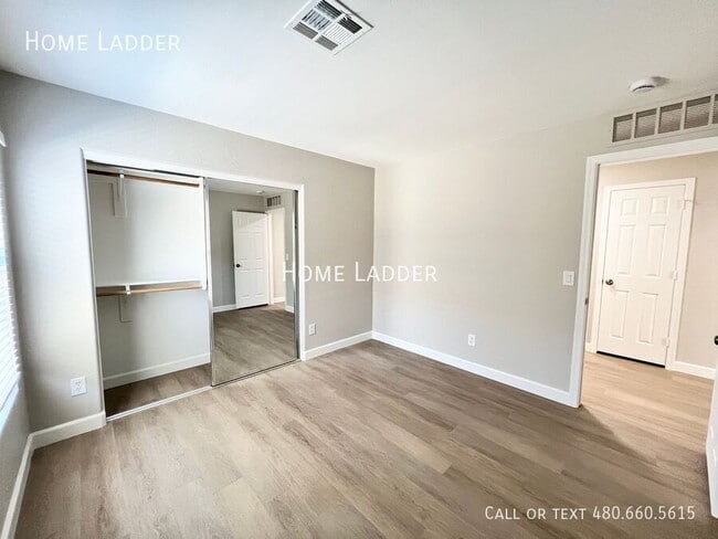 Building Photo - 1242 E Bradstock Way