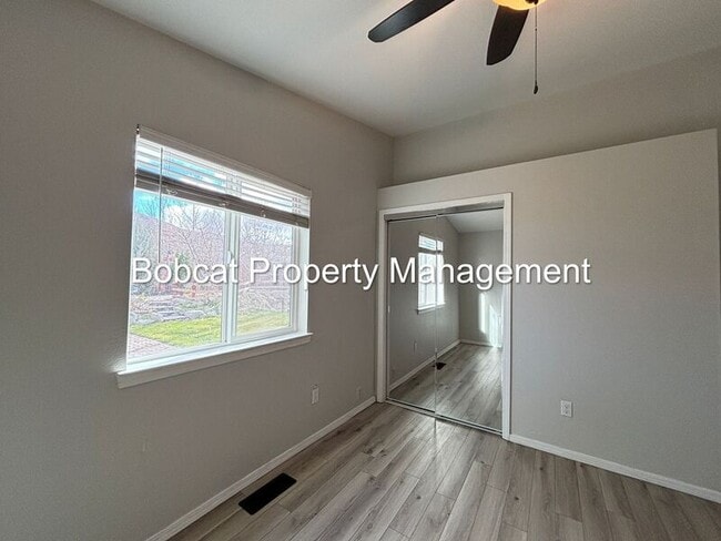 Building Photo - 2319 Blue Haven Ln