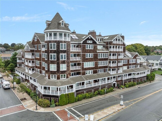 Building Photo - 53 Conanicus Ave