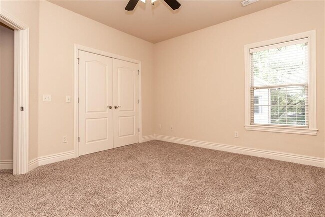 Building Photo - 3 Bedroom Bentonville home for Lease