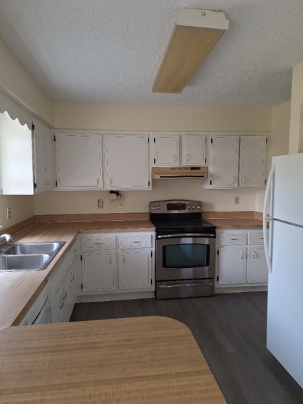 Building Photo - 125 22nd Ave