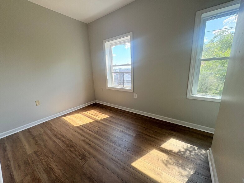 Building Photo - 47 Spring St