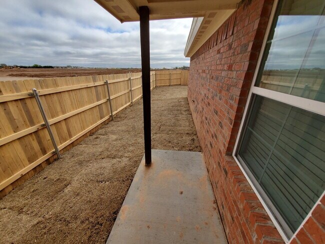 Building Photo - 6, 9 or 12 month Lease! Cooper Schools/ So...