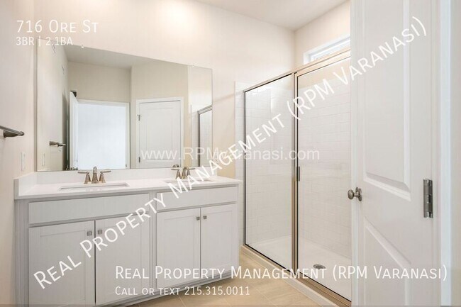 Building Photo - 716 Ore St