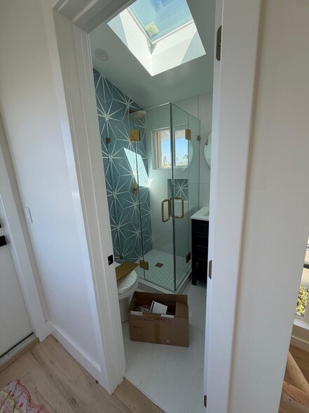 Level 3 Bathroom - 301 Lugonia St