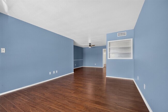 Building Photo - 7205 Beechnut St
