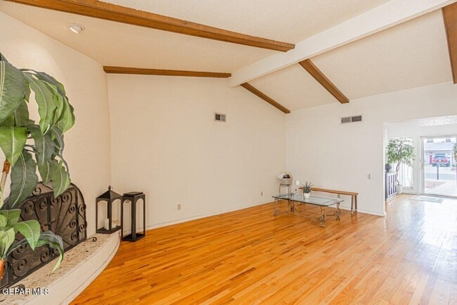 Building Photo - 2425 Anise Dr