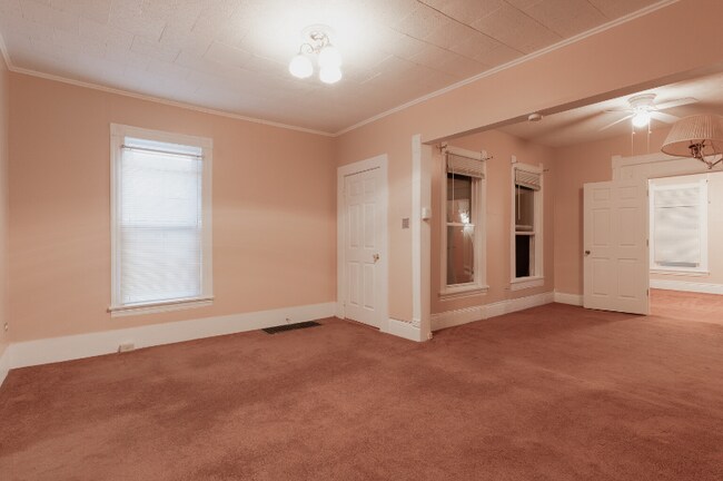 Building Photo - 209 Tioga St