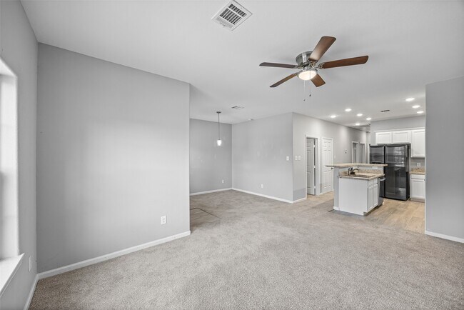 Building Photo - 426 New Hampshire St