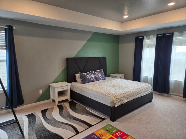 Building Photo - Built in 2021 Spacious Home with 4 bedroom...