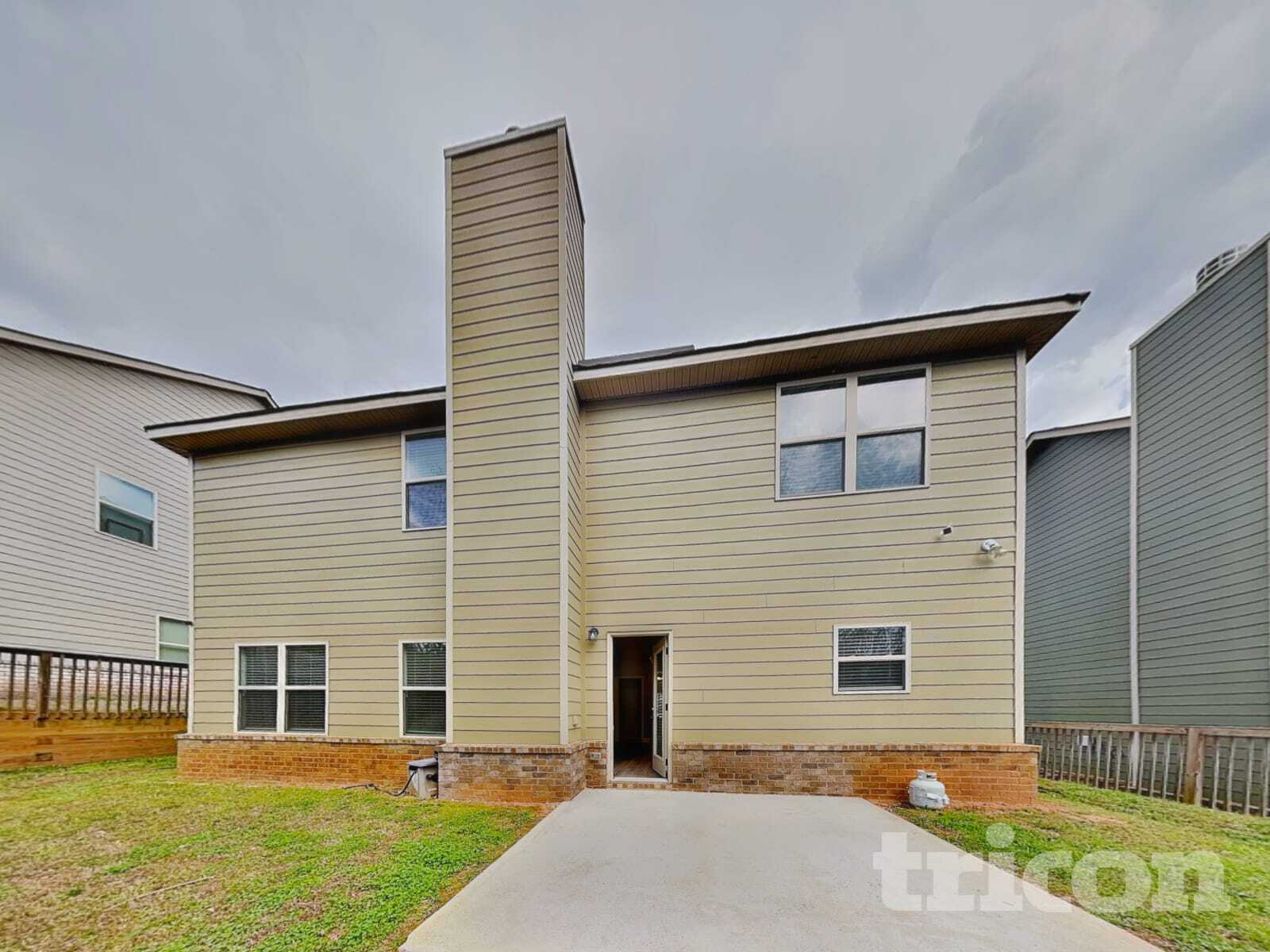 Building Photo - 1124 Hartwell Rd