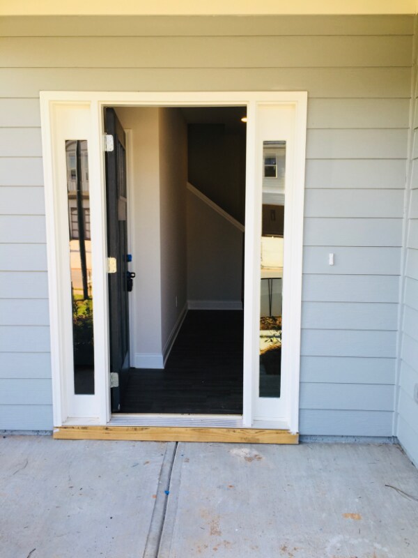 Building Photo - 571 Omnia Ct