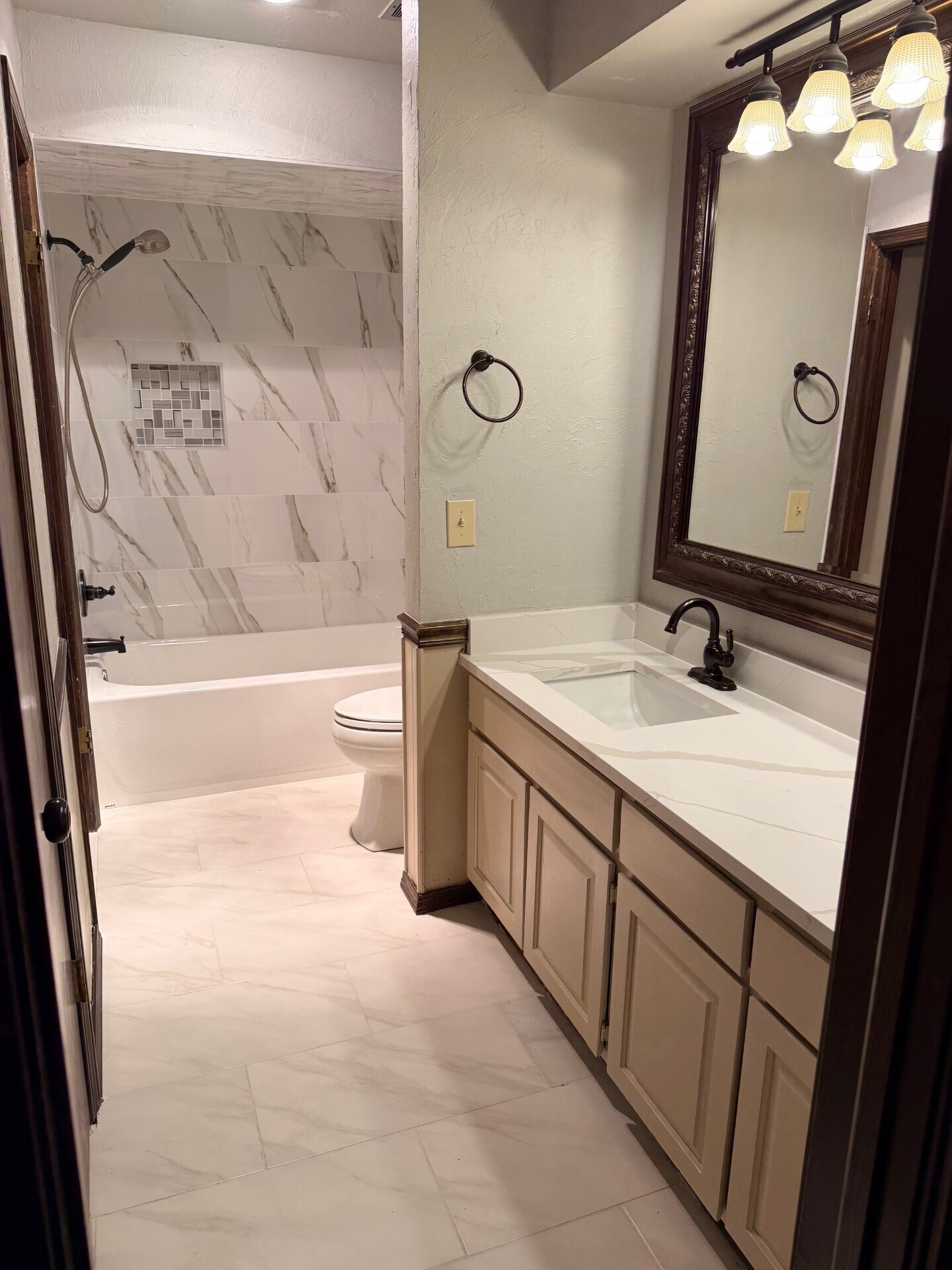 Building Photo - 1820 Windhill Ave