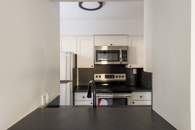 Building Photo - 10075 Westpark Dr