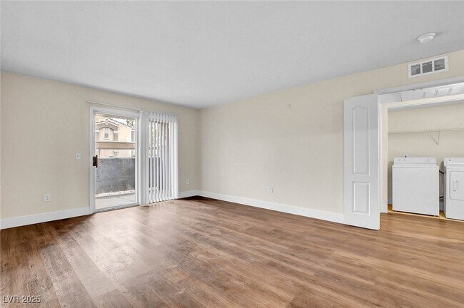 Building Photo - 5055 W Hacienda Ave